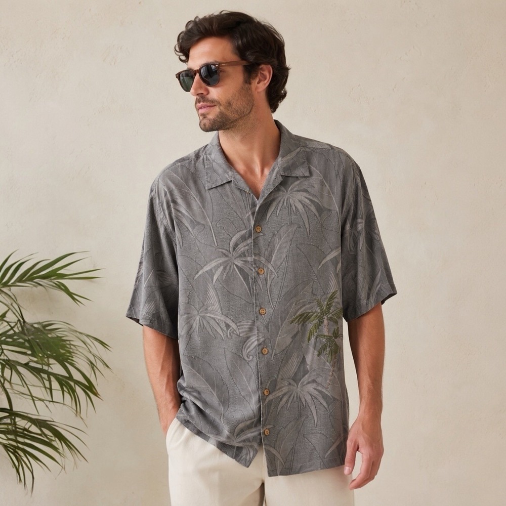 Tommy Bahama 100% Silk‎ Hawaiian Camp Shirt XL Gray Palm Leaf Tropical